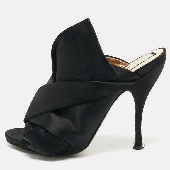 N&deg;21 Black Satin Knot Mules Size 41